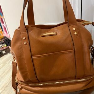 Poppy & Peonies cognac and with gold accents Travel Bag with Spacious pockets